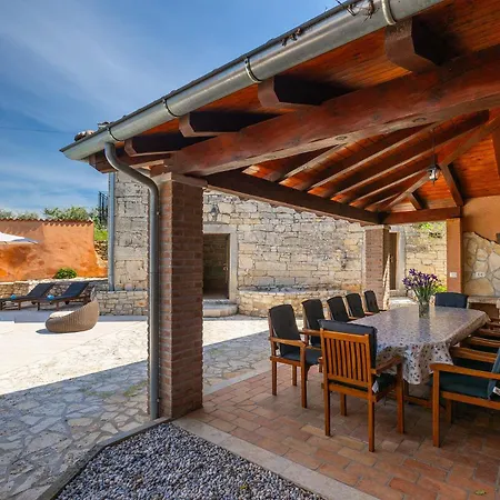 Villa Beautiful Gospodi With Pool In Tinjan *