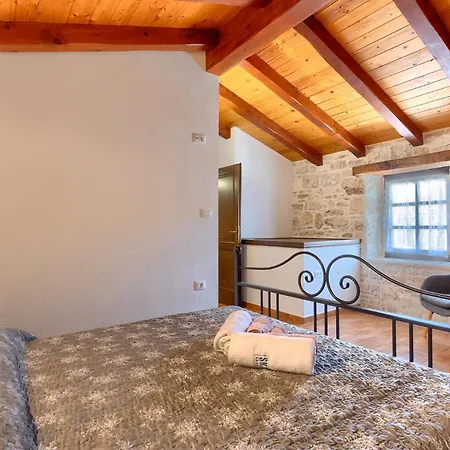 Villa Beautiful Gospodi With Pool In Tinjan *